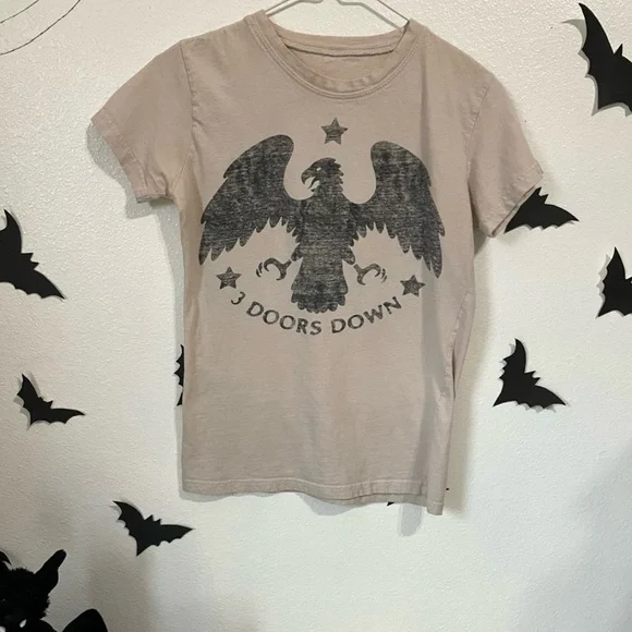 Vintage 3 Doors Down juniors petite eagle graphic print cream band tee - Picture 7 of 9